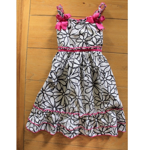 Preowned Girls 5/ 5T (3 Piece) Bundle Lot - Picture 2 of 11